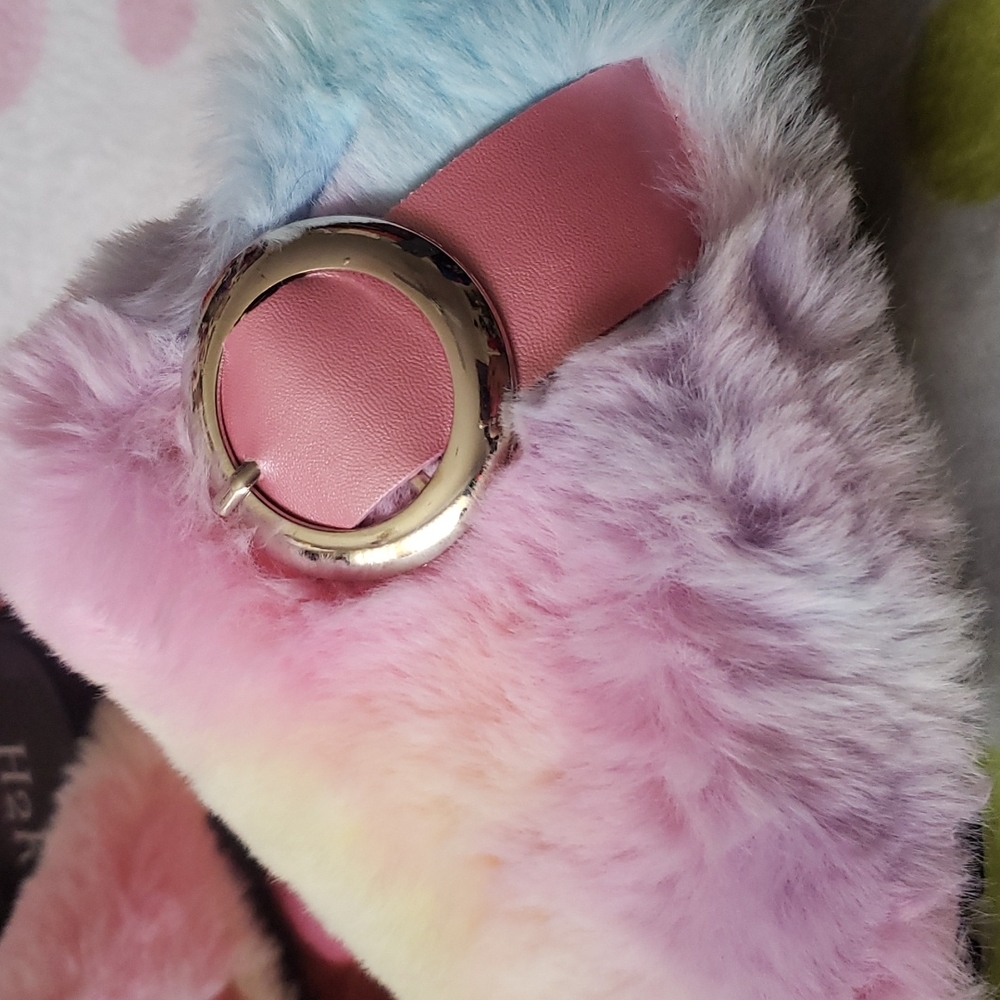 pastel rainbow furry slippers - Picture 3 of 8